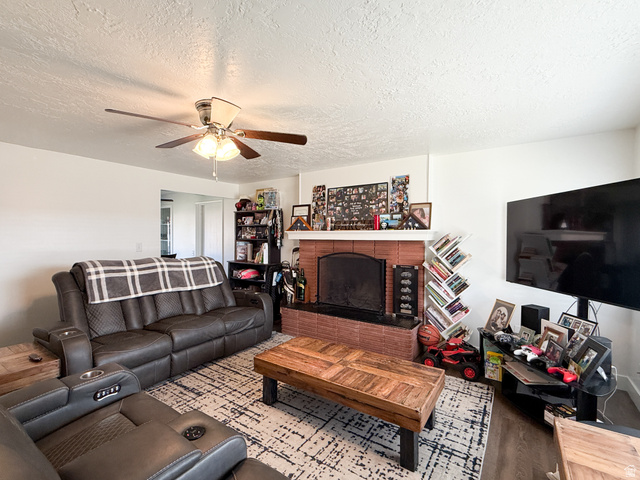 Property in Roy - View 4