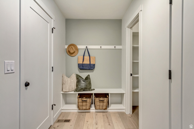 Property in West Jordan - View 9