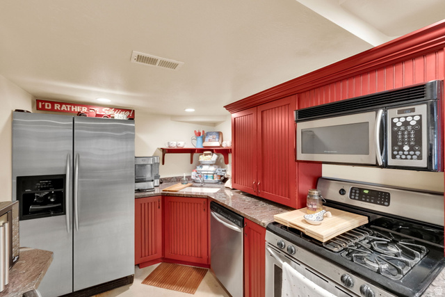 Property in Kaysville - View 32