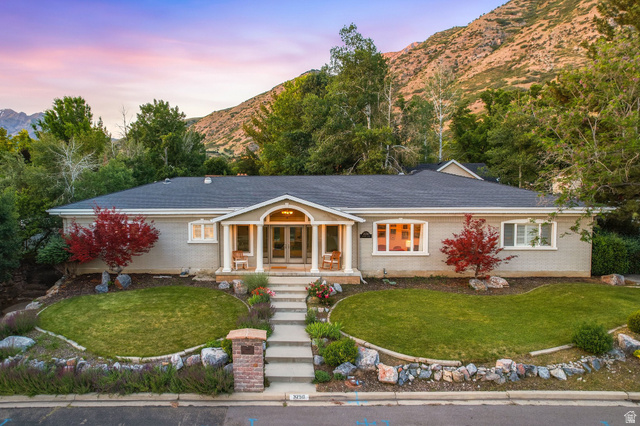 3250 N Mohawk Ln
                     MLS #2142488