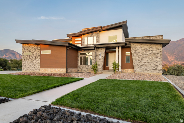 262 N Santa Fe Dr
                     MLS #2142578