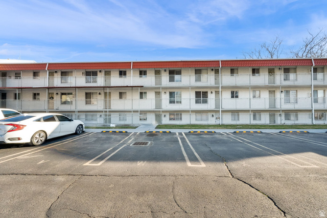 Main photo for 455 N 400 W #25