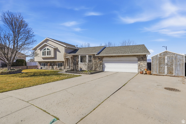 1320 E Woodhill Cir
                     MLS #2142905