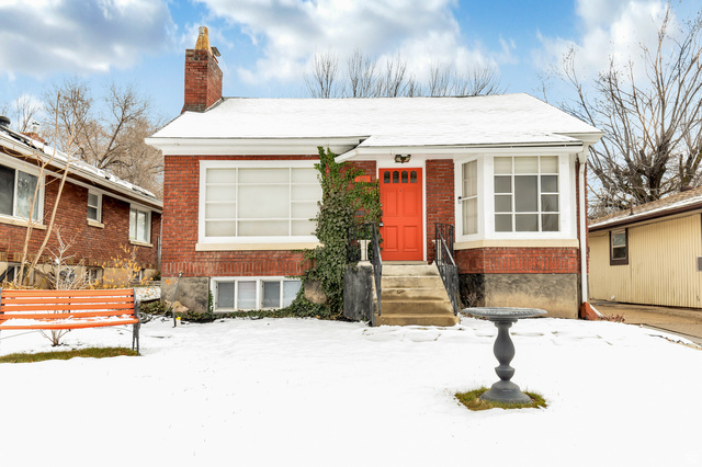 1061 E Doxey St
                     MLS #2143183