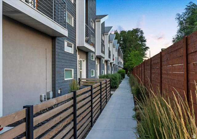 449 N Beaumont Ct
                     MLS #2143185