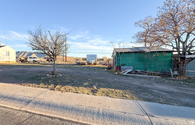 124  GRASSY TRAIL DR, East Carbon UT 84520