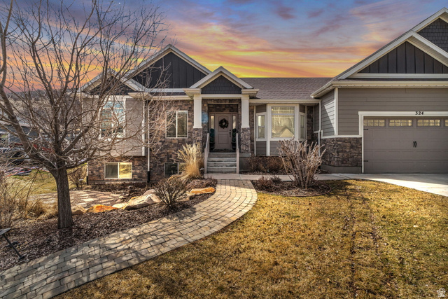 324 E Saddle Dr
                     MLS #2143501