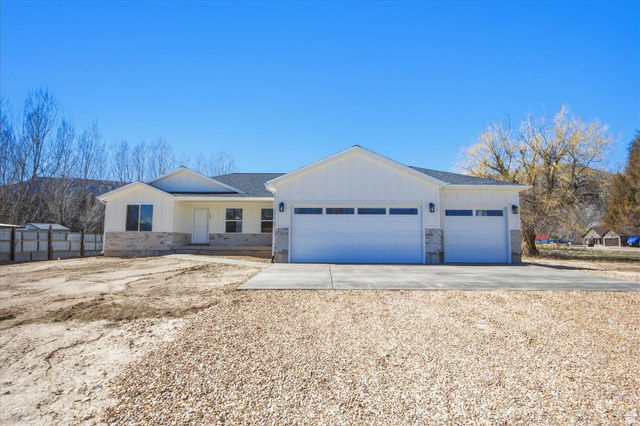 165 N 100 E
                     MLS #2143590