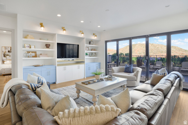 2264 N Double Eagle Ln
                     MLS #2143666