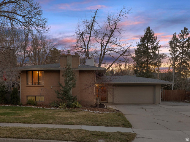 8698 S Alta Canyon Dr
                     MLS #2143700