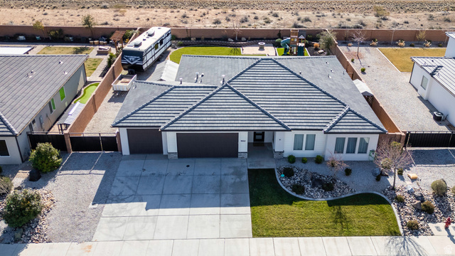 1932 E Honeycomb Dr
                     MLS #2143798