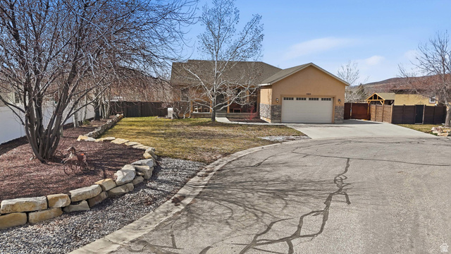 5325 S Bridle Cir
                     MLS #2143912