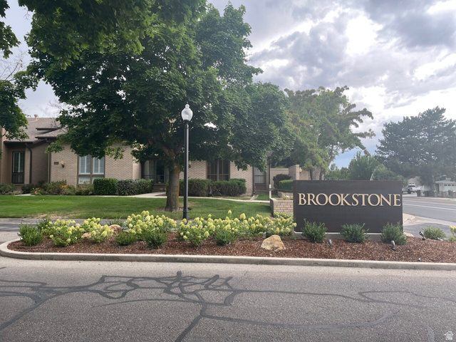 6410 S 1650 E, Murray UT 84121