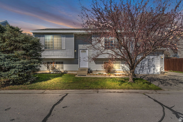 4746 W ROUNDTABLE RD, West Valley City UT 84120