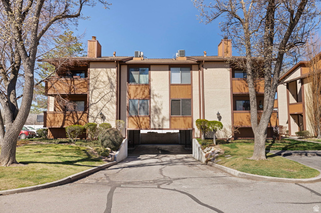 1075 COUNTRYWOODS CIR. #21A, Cottonwood Heights UT 84047