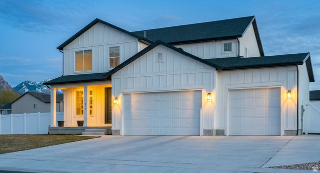 215 E MONTGOMERY LN, North Ogden UT 84414