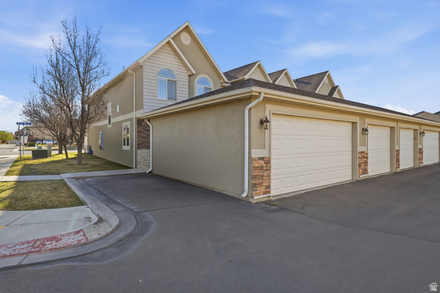 213 E TAMARAK CIR, Lehi UT 84043
