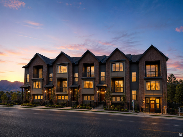 872 E Brookshade Ln #102
                     MLS #2144930