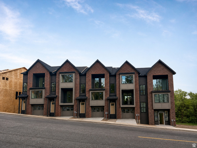 868 E Brookshade Ln #103
                     MLS #2144990