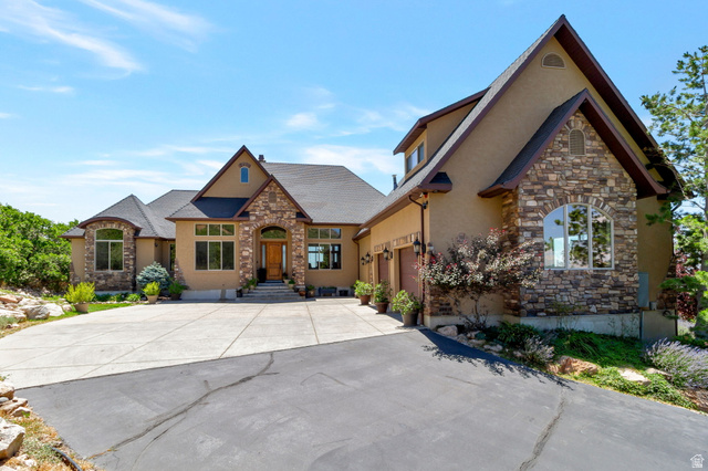 5055 N Waterfall Dr
                     MLS #2145078