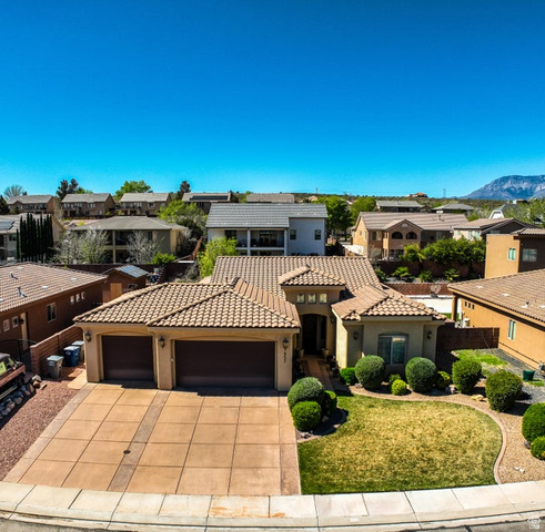 Main photo for 952 S Peachtree Dr