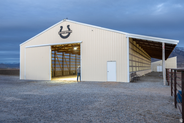 1981 S Main St
                     MLS #2145789