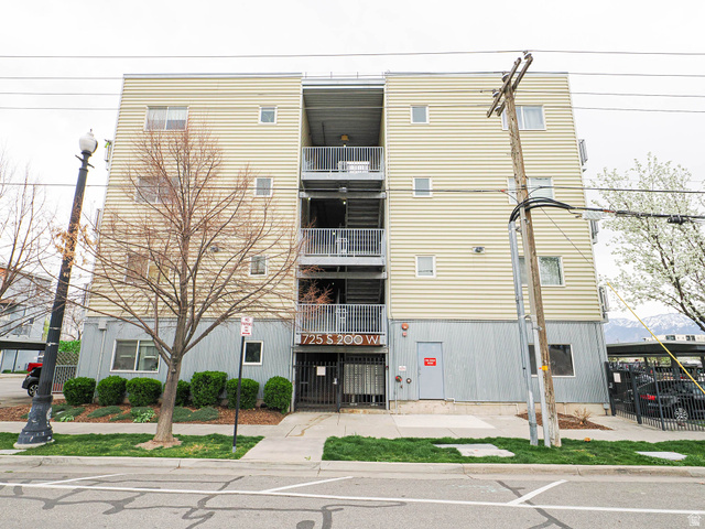 725 S 200 W #t-105
                     MLS #2145970