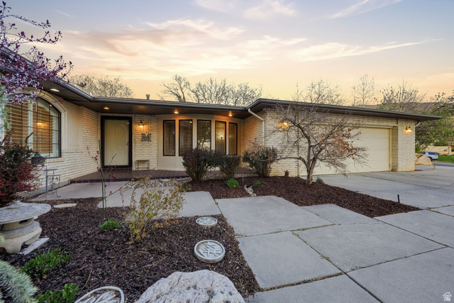 1109 E SHERWOOD DR, Kaysville UT 84037