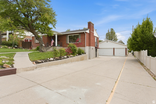 1860 E Northwoodside Dr
                     MLS #2146112