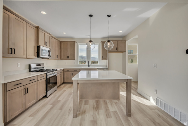 5306 W CENTER FIELD DR #137, South Jordan UT 84009