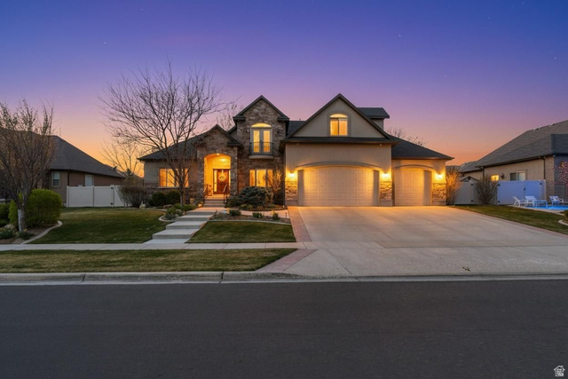 1733 N Lyndi Ln
                     MLS #2146631