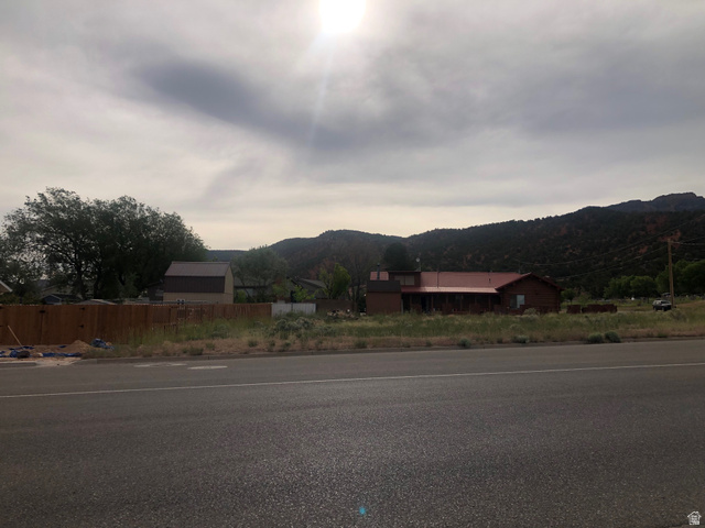 2  CANYON RD, Parowan UT 84761
