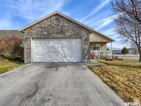 10541 S JUNIPER HILLS DR, South Jordan UT 84009
