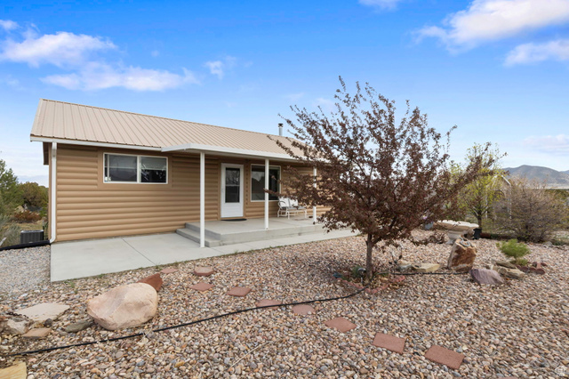 Main photo for 1933 S Lee Ln