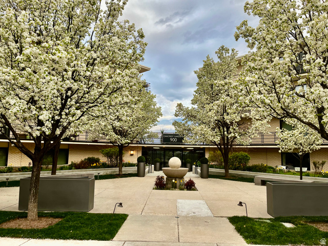 900 S DONNER WAY #105, Salt Lake City UT 84108