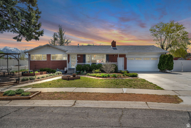 1018 E Sagehill Dr
                     MLS #2147413