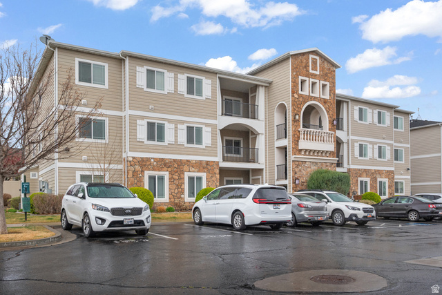 Main photo for 1977 N Crest Rd #1977