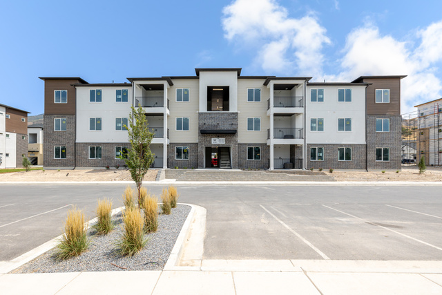 4727 S 690 W #w201
                     MLS #2147697