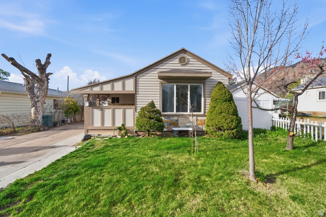 708  9th St
                     MLS #2147753