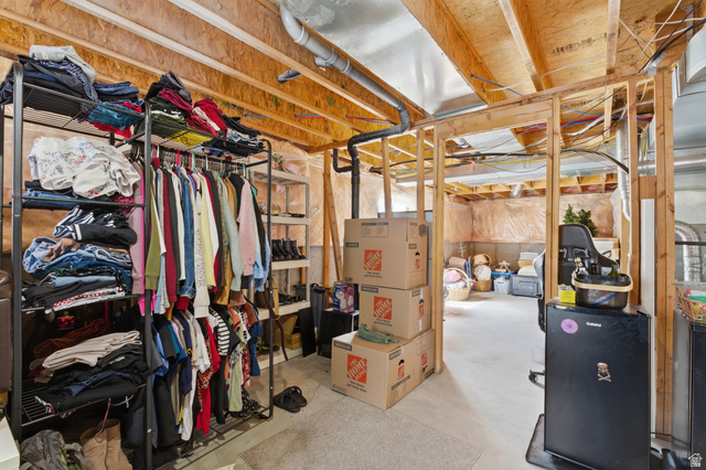 Property in Cedar Hills - View 36