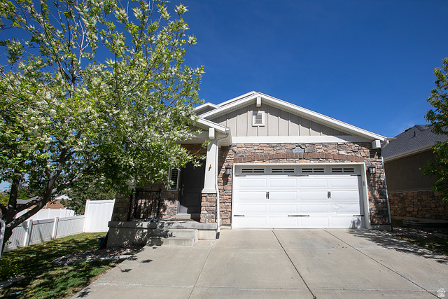 1203 E Roma Dr
                     MLS #2148044