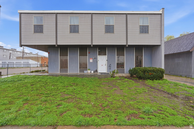 427 E 27th St
                     MLS #2148094