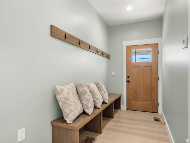 1509 W Cedar Ridge Dr