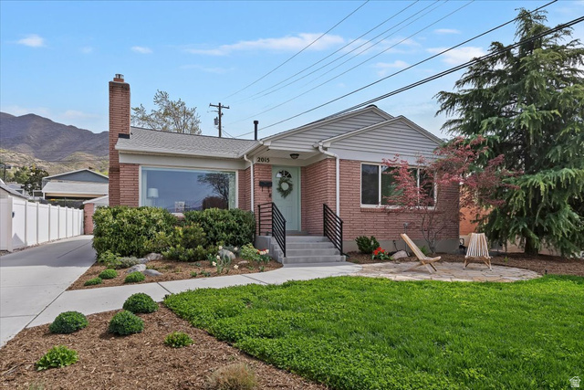 2015 S Laurelhurst Dr