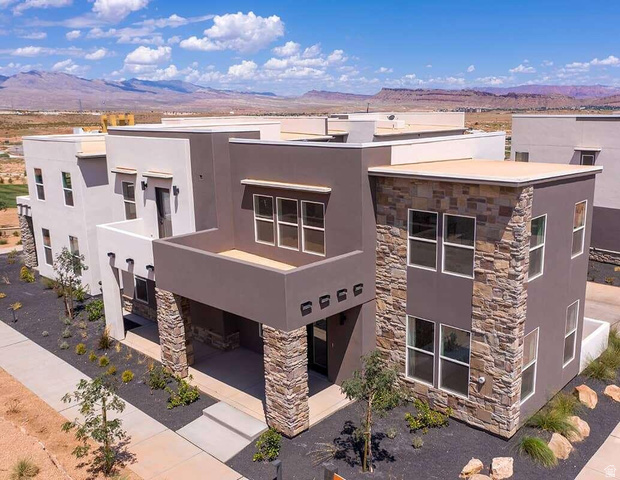 519 W Olive Ln
                     MLS #2148658