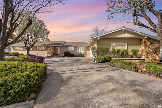 485  Parkview Cir
                     MLS #2148782