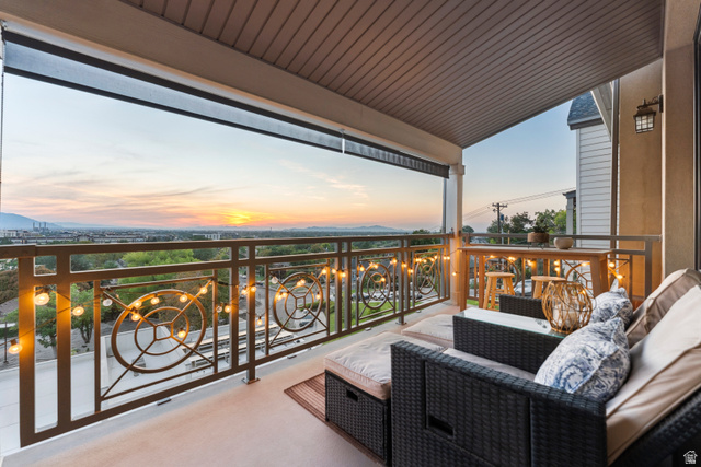 281 N Almond St
                     MLS #2149019