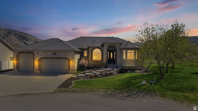 407 W Larkspur Ln
                     MLS #2149270