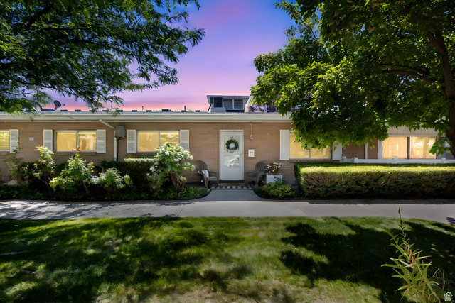 2219 E Carriage Ln #59
                     MLS #2149282