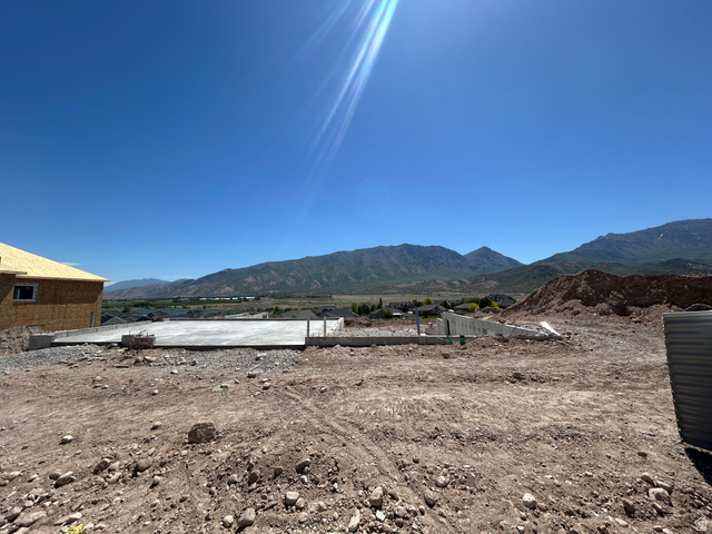907  Crest Dale Ln
                     MLS #2149787